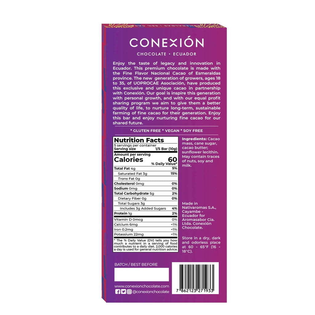 Nutrition facts and ingredients for Esmeraldas 66% Bar against a white background